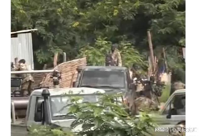 俄控区又一官员在爆炸中丧生：炸弹藏在3米高树上，附近儿童游乐场被弹片砸中
