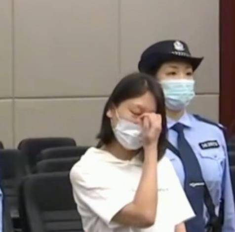 劳荣枝二哥:希望她尊重法律的判决 想进到庭审现场