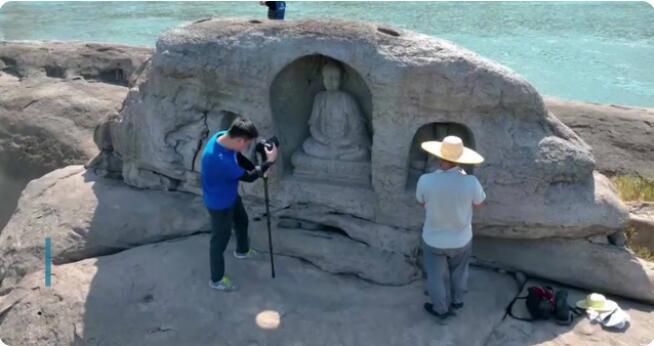 600年明清摩崖3龛造像露出江面！重现人间。