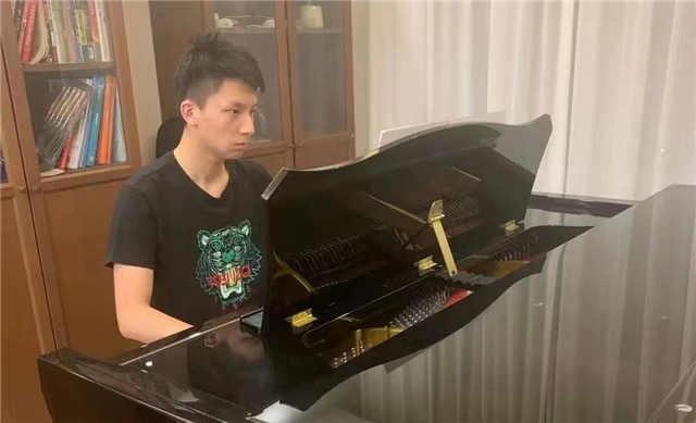 读写障碍00后学子考上纽大，未来想要从事特教