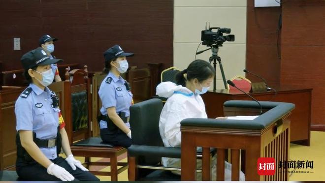 劳荣枝多次反问检方引哄笑 自称“不允许亵渎法律” 死者家属：感觉她更会说了