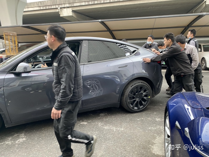 全国例？提车就趴窝的Model Y