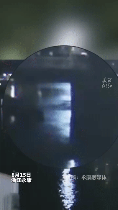 外卖小哥跳江救下落水男童，第二天收到了一个特殊礼物
