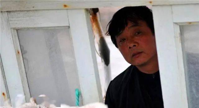海边捞尸人，救过1240条人命，为何被人骂了36年？