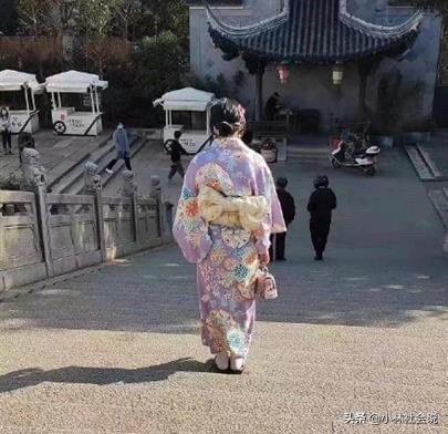 法律规定不能穿？女子穿和服在洱海拍照遭保安驱赶：这里是中国