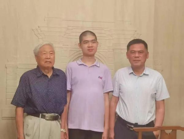 福州男生祖孙三代全上清华是怎么回事，关于福清华人华侨的新消息。