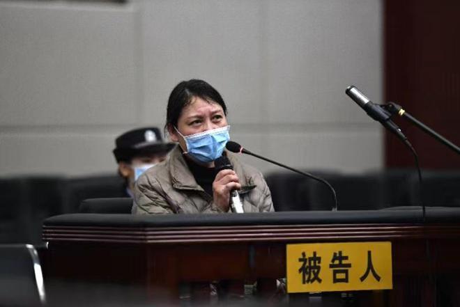 劳荣枝被押解参加二审庭审现场画面曝光！受害人家属律师发声