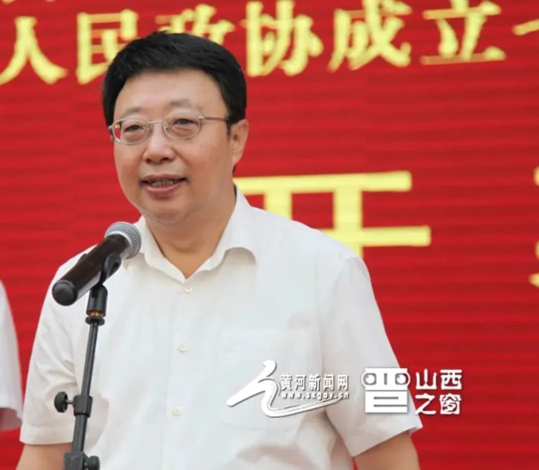 李佳被通报，从正部降为副部！8月初已被免职，通报中还有个罕见细节