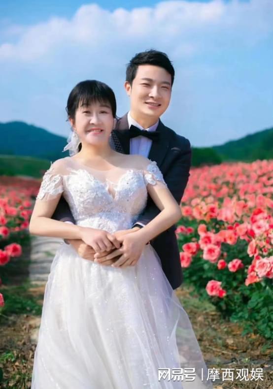 杨槠策回应家暴余秀华：承认抽耳光，但没有掐脖子，依然爱着女方
