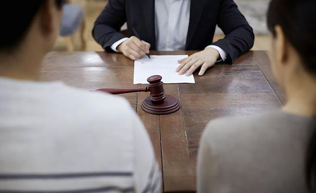 2021我国离婚人数大幅下降的原因是什么？平均初婚年龄为何推迟？