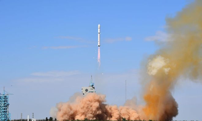 又双叒叕一箭三星，长二丁火箭2020七战七捷，引各国网友热切关注