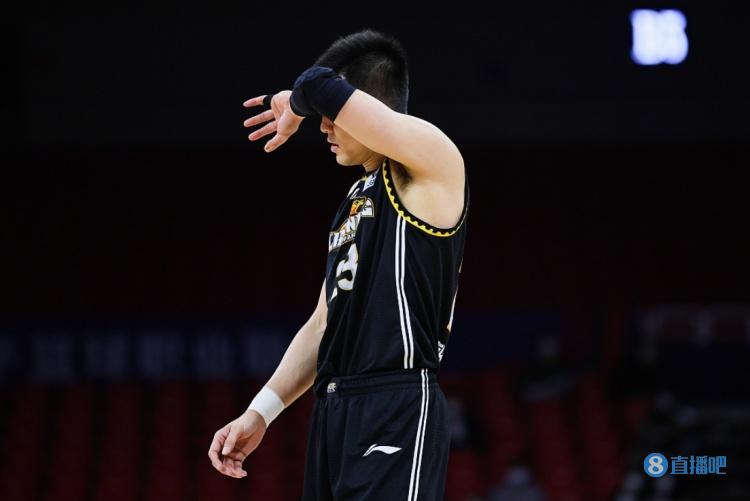 媒体人：周琦、郭艾伦、赵睿、高诗岩未来去向都会在月底前揭答案