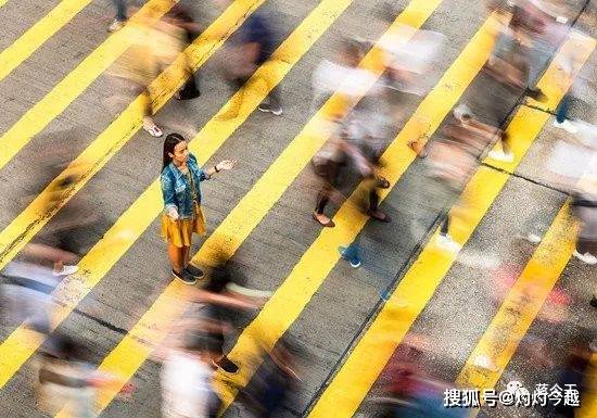 90后姑娘失业后每天假装上班，失业的人在顾虑什么？