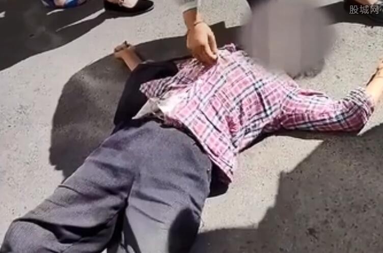 老人因顾客未付钱气急身亡？当地回应并非故意不给钱