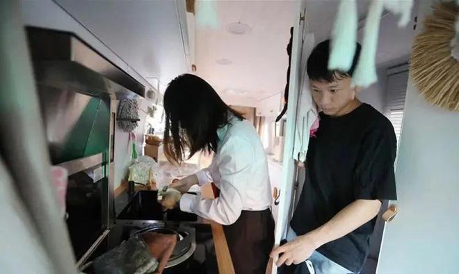 90后小情侣花16万爆改房车当家：省了房租，结束通勤噩梦，更有归属感