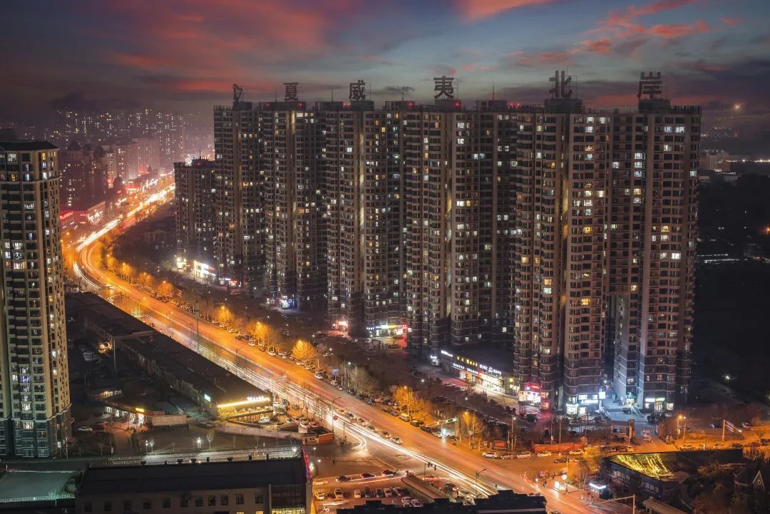 上下班两小时以上，1400万人忍受极端通勤，有你么？_
