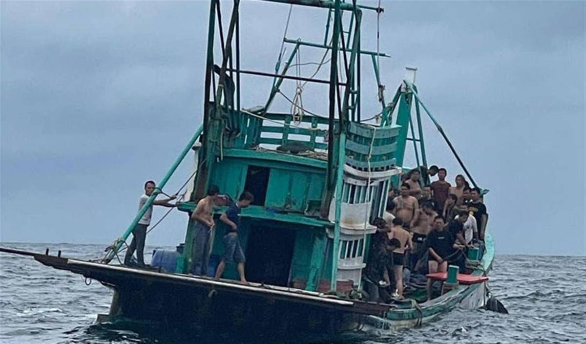 柬埔寨沉船仍有21名中国人失踪，事发时船员乘快艇跑了