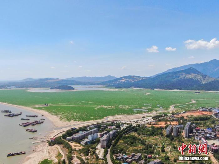 鄱阳湖枯水见底是怎么回事，关于鄱阳湖枯水见底的原因的新消息。