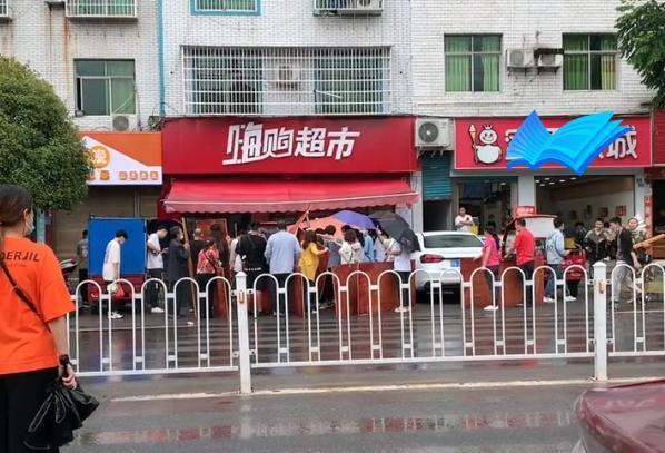 很滑稽，学生开学自带“床板”，学生还要自带老师吗？