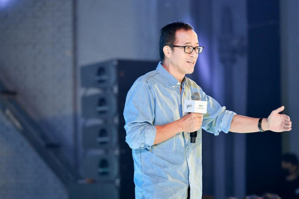 俞敏洪透露，新东方老师薪酬至少下降60%，做主播年收入二三十万