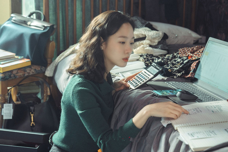 《小小姐们》首播：金高银南志铉主演，底层视角讽刺财阀