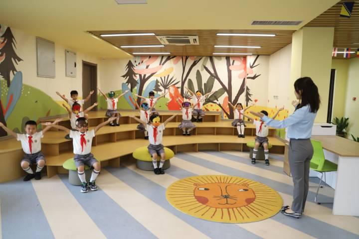 波二胎要上小学了！钱塘区最受青睐的两所学校，今年招生形势如何？