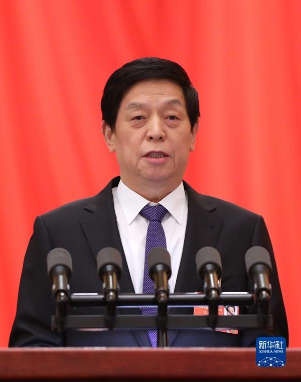 十三届全国人大五次会议举行第二次全体会议