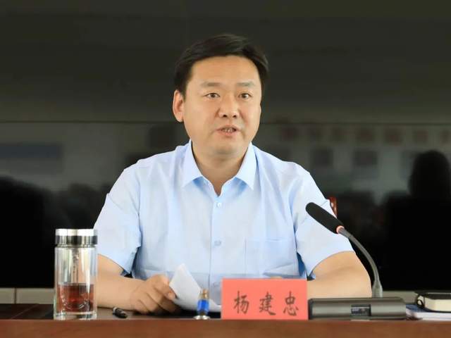 吃了区长宴席，6名厅级干部被处理