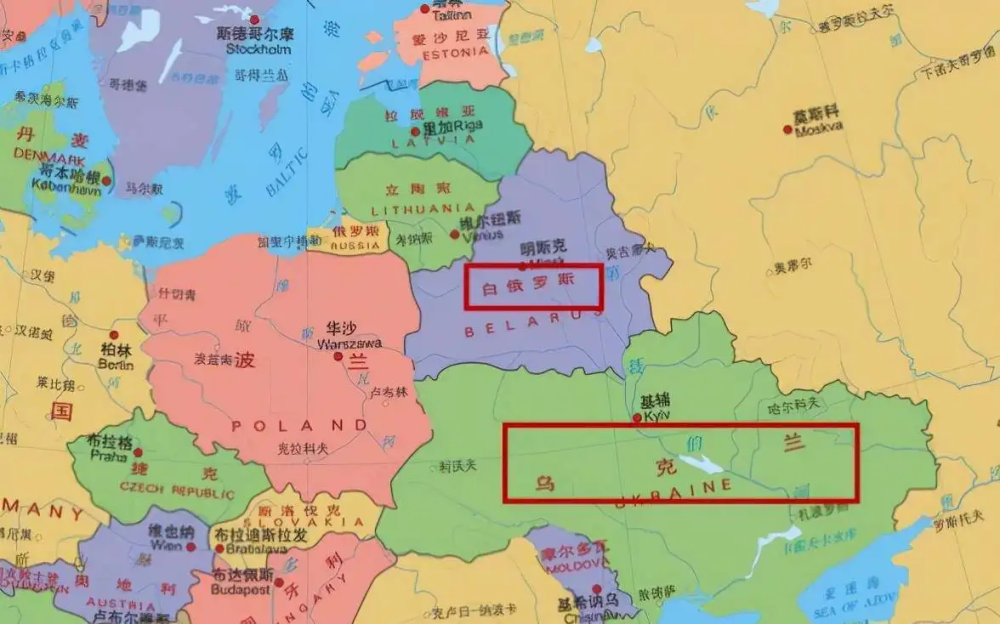 波兰扩军是要侵略俄罗斯吗？没人敢侵略，都是要自卫，从10万扩展到40万