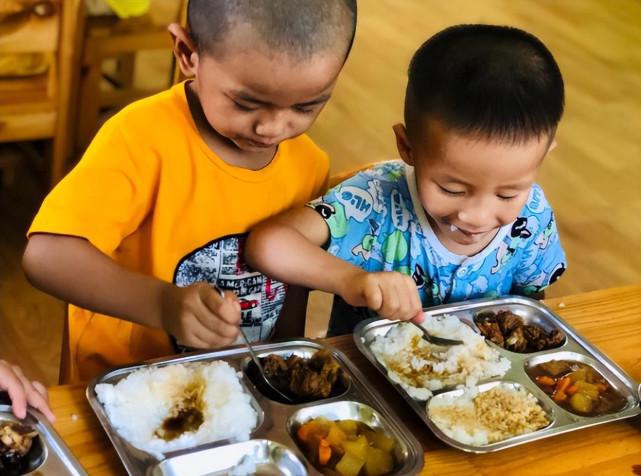 真相大白！招远“幼儿园生蛆肉事件”系造谣：离职厨师故意报复！