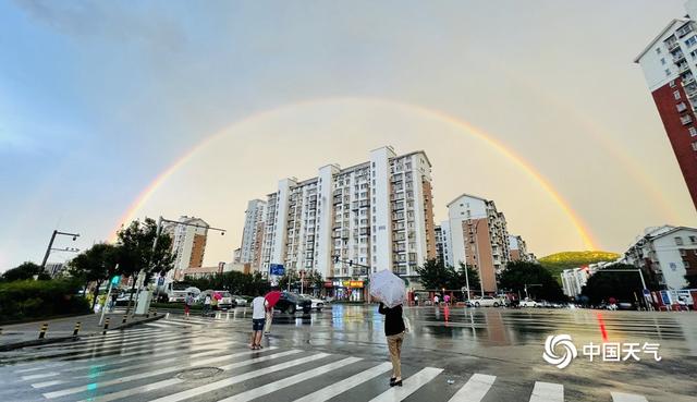 惊艳！北京雷雨过后双彩虹挂天边