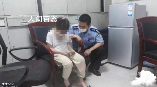 小孩骑滑板1小时去乡下找奶奶 现场情况险象环生 奶奶滑板接孩子放学