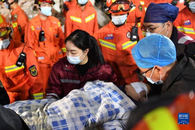 长沙居民自建房倒塌事故救出第七名被困者