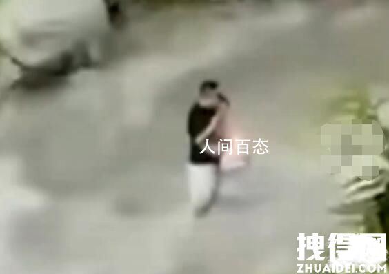 男子山洪中紧抱女孩 两人死里逃生 她在突发山洪中不幸遇难