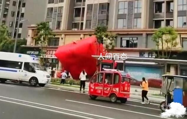18岁女孩跳楼被气垫接住 医院:正在骨科治疗