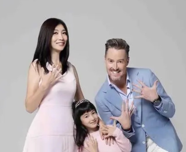 剧情反转？夏克立朋友回应离婚事件，发文控诉黄嘉千7大罪行