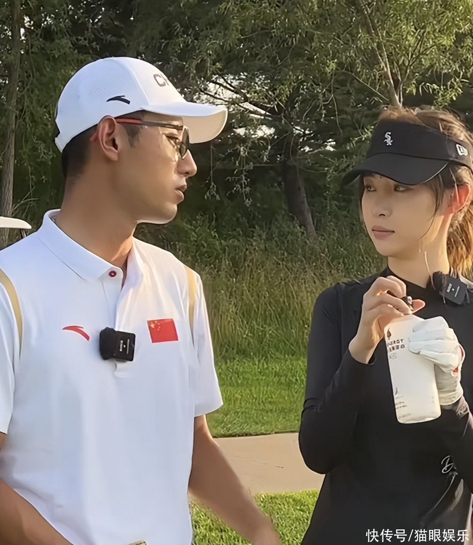 张继科和网红痞幼合体，教美女打高尔夫，举止亲密疑喝同一瓶水