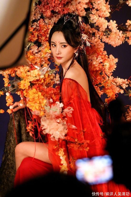 网传杨幂眼伤严重，将退出《狐妖小红娘》？制片人用四字回应