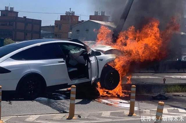 林志颖救命恩人发话！先拉出小孩又救出驾驶员，起初不知是林志颖