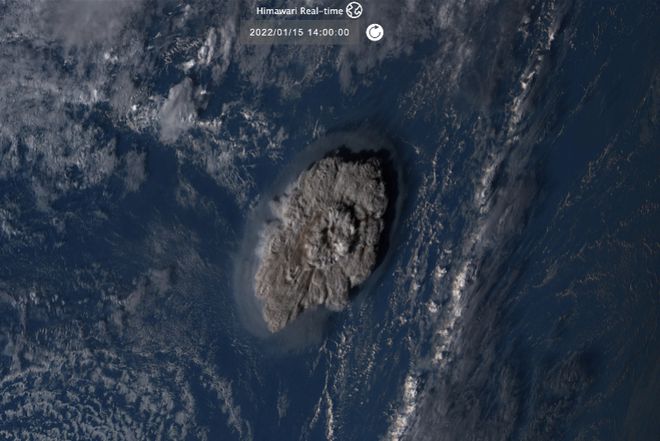 组图：卫星拍到汤加海底火山喷发震撼画面，就像地壳爆了颗痘