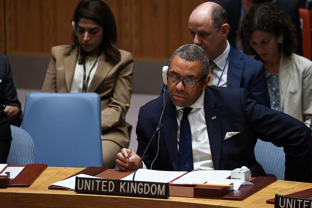 英新任外交大臣出访亚洲，将出席安倍国葬、同尹锡悦李显龙会面
