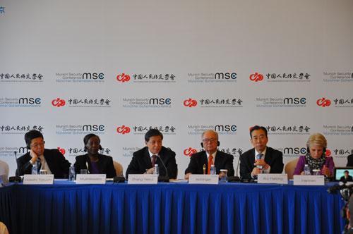 拜登被反咬！美英澳加速推进核潜艇，泽连斯基：重新研制核弹