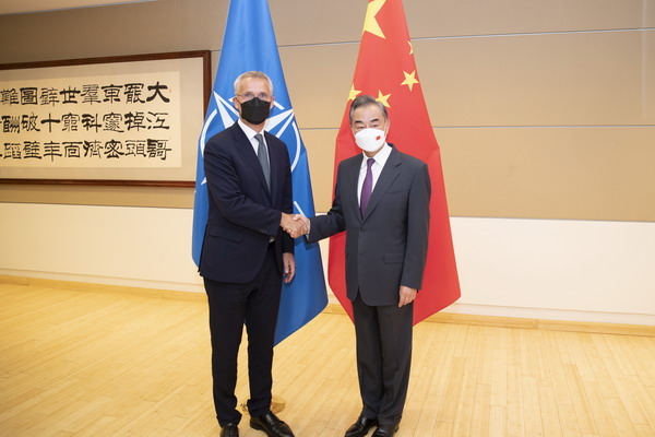 王毅会见北约秘书长斯托尔滕贝格