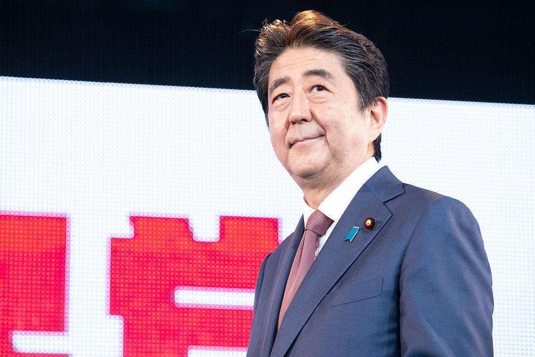 会垮台吗？受安倍遇刺影响，岸田支持率跌破三成，已面临信任危机