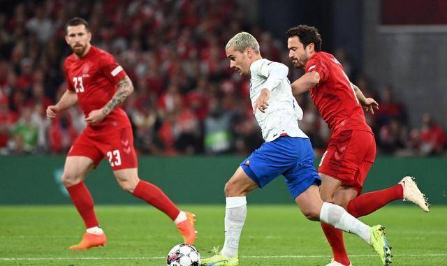 法国0-2负丹麦，姆巴佩射术失灵，世界杯小组赛预演德尚先输一局
