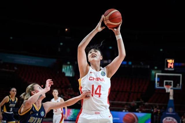 大胜波黑女篮！中国女篮世界杯两连胜