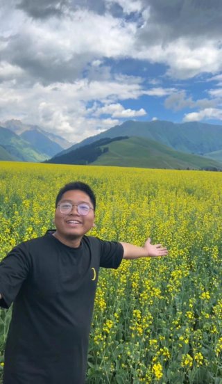 “你这背景太假了”火出圈，与蜂共舞的他讲述背后故事