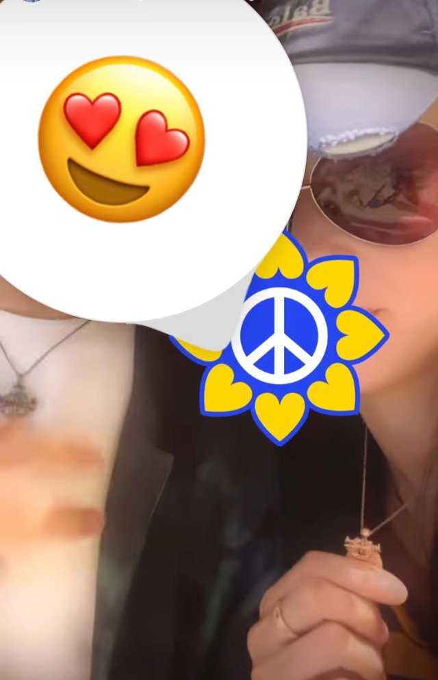 张柏芝与俩儿子外出，紧紧依偎显温馨，哥哥模样帅气却不似谢霆锋