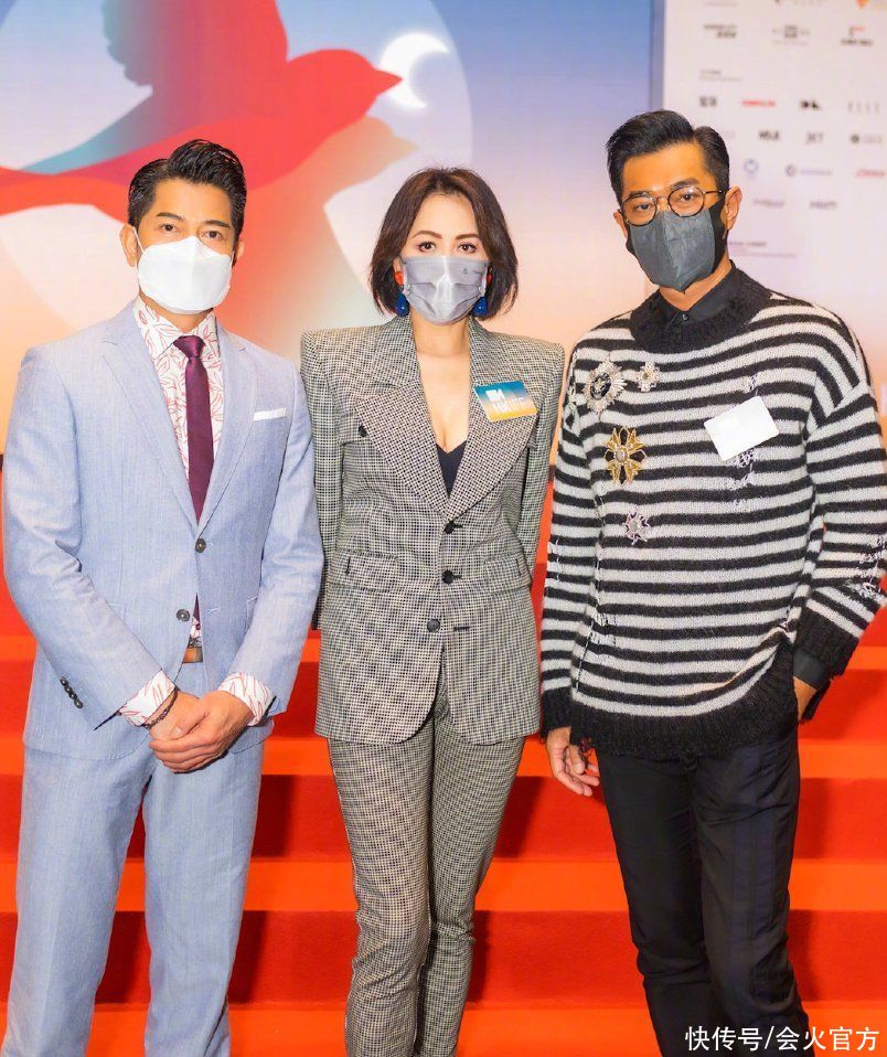 “富婆”刘嘉玲走红毯太豪气！手上戴鸽子蛋钻戒，一个手镯超50万