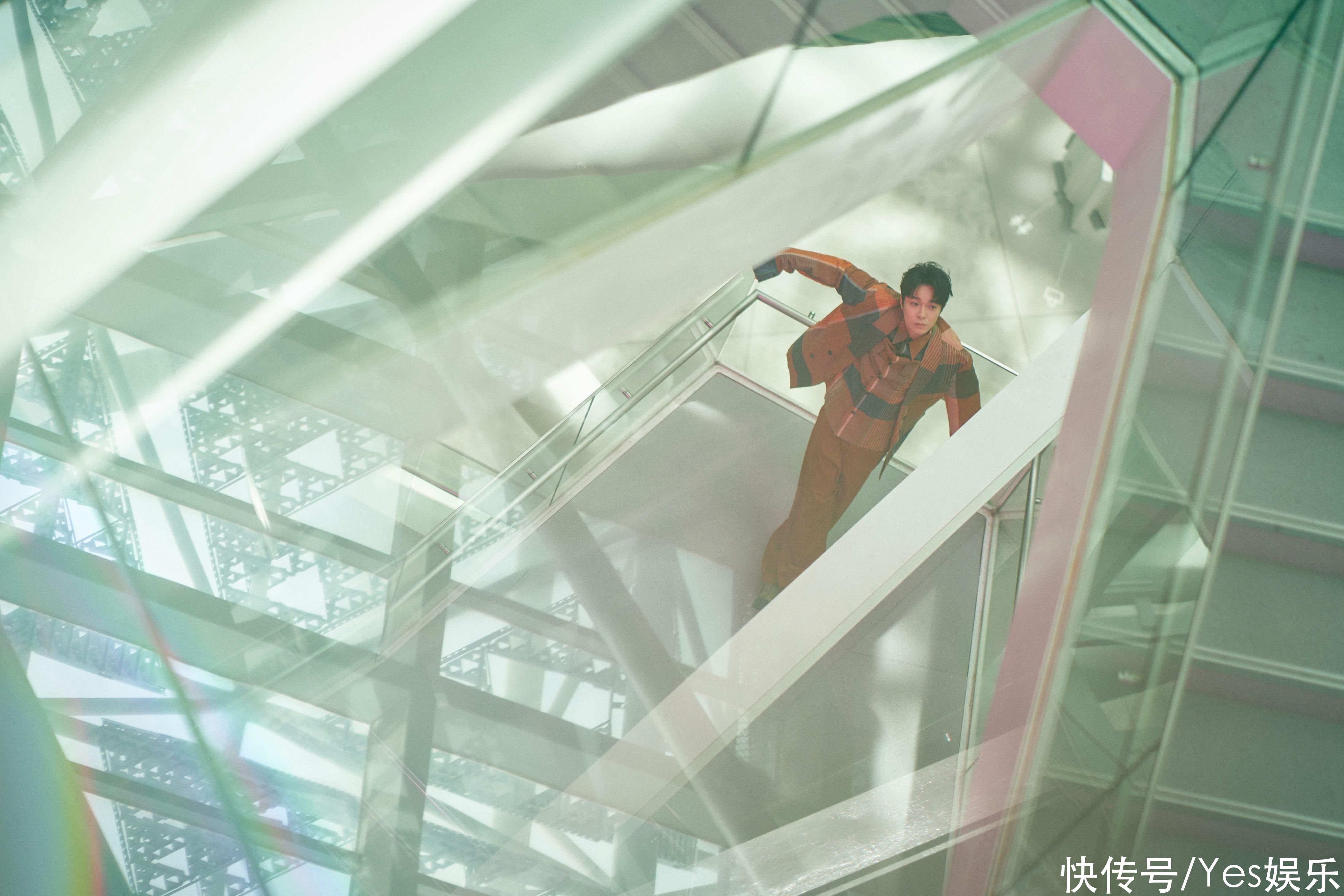 睽违三年，吴青峰个人全词曲创作〈恋人絮语〉新歌登场
